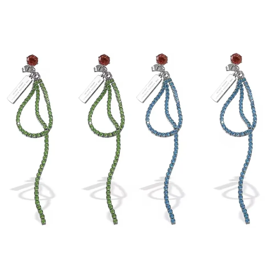 Clustdlysau Cannoedd Personoliaeth Dur Di-staen