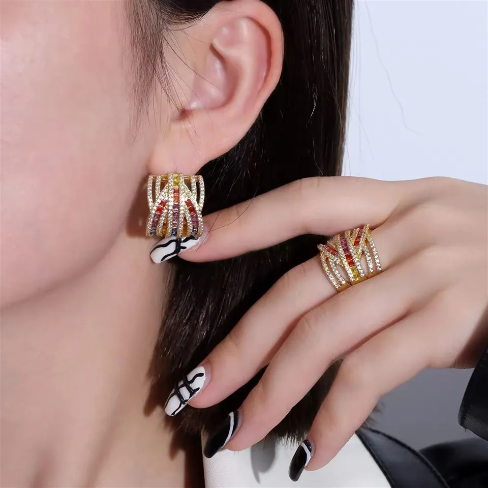 Clustdlysau Modrwy Zircon Set